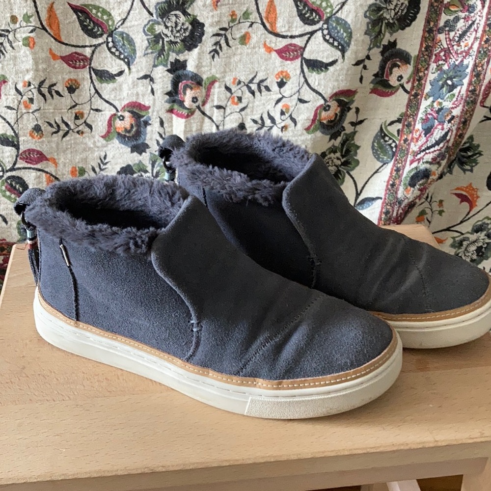 Grey Suede Tom’s booties- like new!!